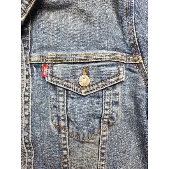 Levis Womens Vintage Cropped Trucker Jacket Sz Medium Denim Blue Jean - Picture 4 of 7